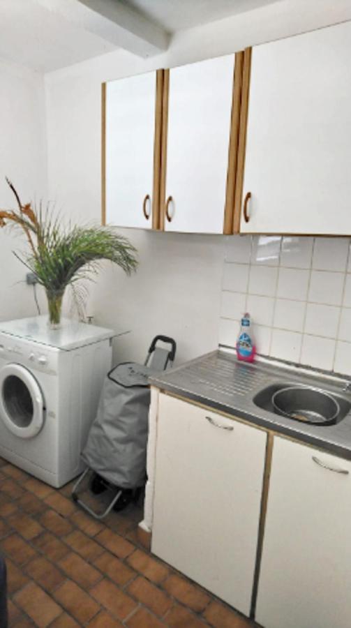 With One Bedroom In With Enclosed Garden And Wifi 10 Km From The Beach Appartement *