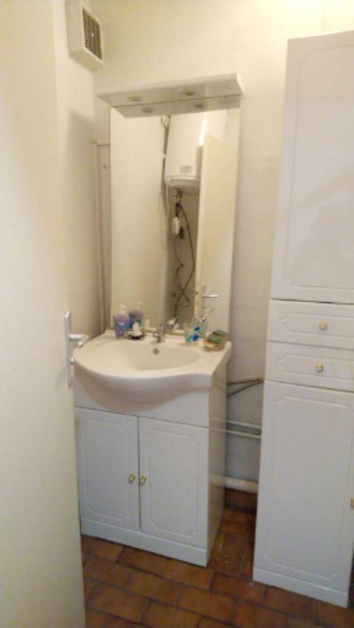 With One Bedroom In With Enclosed Garden And Wifi 10 Km From The Beach * Les Abymes